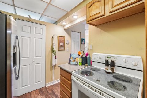 Condo in Gainesville, Florida, 1 bedroom № 2196773 - photo 16
