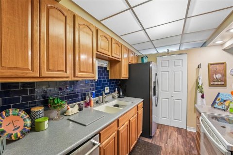 Condo in Gainesville, Florida, 1 bedroom № 2196773 - photo 15