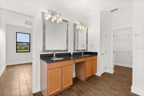 House in DeBary, Florida 4 bedrooms, 230.21 sq.m. № 1808098 - photo 11