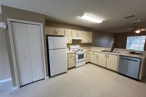 Apartamento en alquiler en Kissimmee, Florida, 3 dormitorios, 125.05 m2 № 1853138 - foto 11