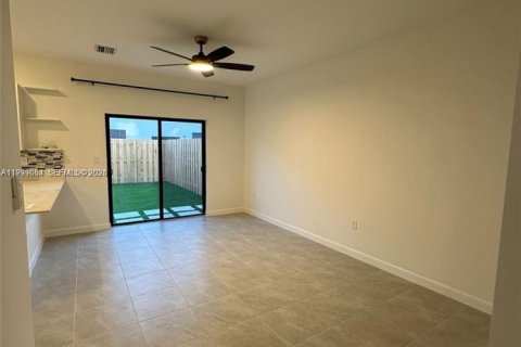 Townhouse in Homestead, Florida 3 bedrooms, 149.76 sq.m. № 2067624 - photo 12