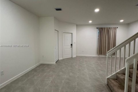 Townhouse in Homestead, Florida 3 bedrooms, 149.76 sq.m. № 2067624 - photo 8