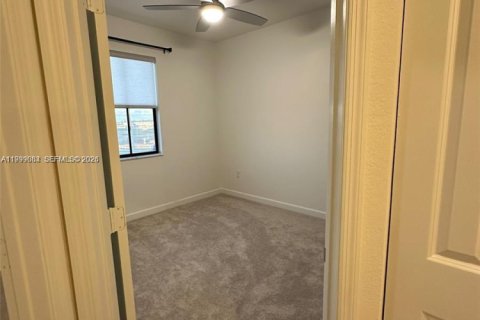 Townhouse in Homestead, Florida 3 bedrooms, 149.76 sq.m. № 2067624 - photo 28