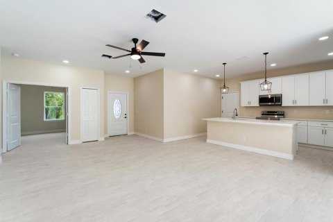 Villa ou maison à vendre à Port Charlotte, Floride: 3 chambres, 165.37 m2 № 1687960 - photo 4
