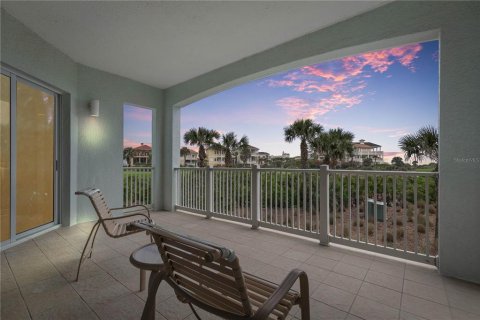 Condominio en venta en Palm Coast, Florida, 3 dormitorios, 156.26 m2 № 2216683 - foto 2