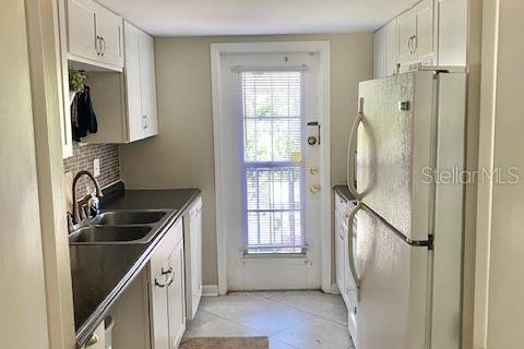 Condo in Mount Dora, Florida, 2 bedrooms  № 1914765 - photo 19