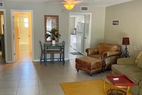 Condo in Mount Dora, Florida, 2 bedrooms  № 1914765 - photo 11