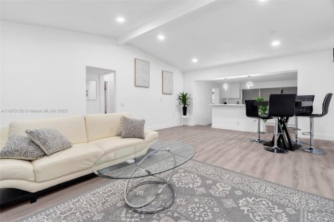 Villa ou maison à louer à Boynton Beach, Floride: 3 chambres, 159.14 m2 № 1926844 - photo 6