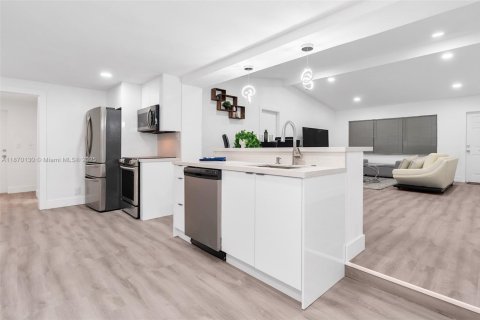 Villa ou maison à louer à Boynton Beach, Floride: 3 chambres, 159.14 m2 № 1926844 - photo 14