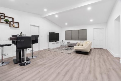 Villa ou maison à louer à Boynton Beach, Floride: 3 chambres, 159.14 m2 № 1926844 - photo 9