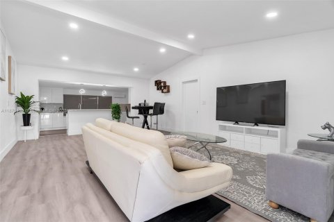 Villa ou maison à louer à Boynton Beach, Floride: 3 chambres, 159.14 m2 № 1926844 - photo 4