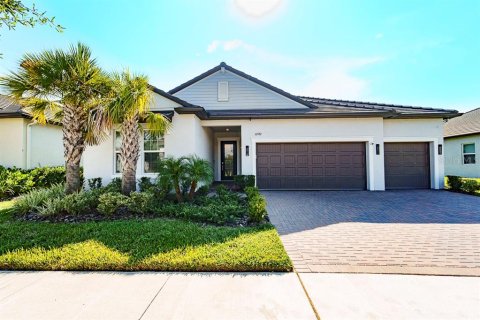 Casa en venta en Land O' Lakes, Florida, 3 dormitorios, 256.32 m2 № 1909930 - foto 1