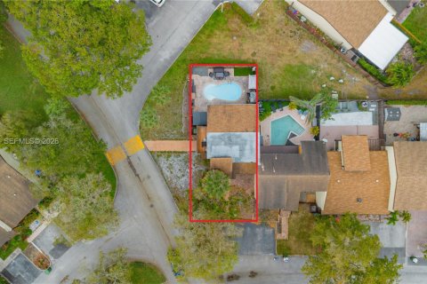 Villa ou maison à vendre à Pembroke Pines, Floride: 2 chambres, 119.94 m2 № 2045622 - photo 24