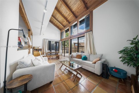 Villa ou maison à vendre à Pembroke Pines, Floride: 2 chambres, 119.94 m2 № 2045622 - photo 10