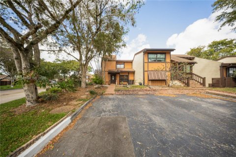 Villa ou maison à vendre à Pembroke Pines, Floride: 2 chambres, 119.94 m2 № 2045622 - photo 21