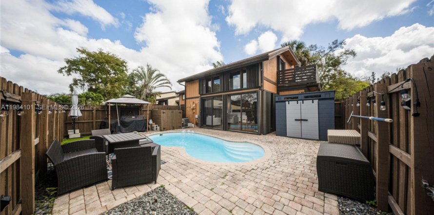 Villa ou maison à Pembroke Pines, Floride 2 chambres, 119.94 m2 № 2045622