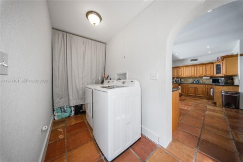 Villa ou maison à vendre à Pembroke Pines, Floride: 2 chambres, 119.94 m2 № 2045622 - photo 13