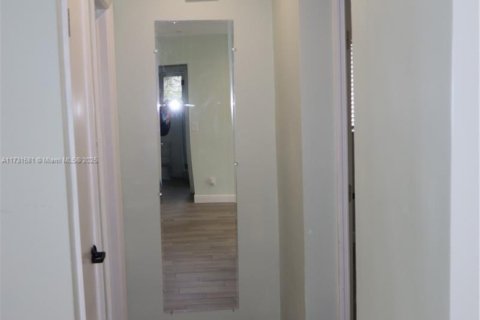 Casa en venta en Hollywood, Florida, 2 dormitorios, 92.9 m2 № 1995180 - foto 10