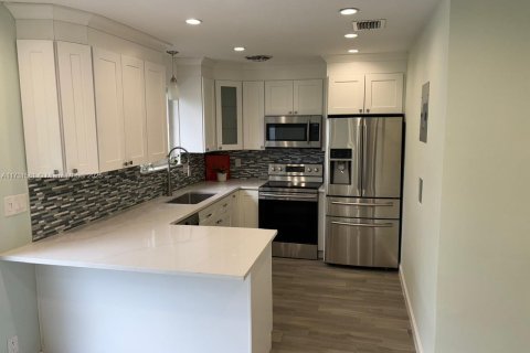 Casa en venta en Hollywood, Florida, 2 dormitorios, 92.9 m2 № 1995180 - foto 6