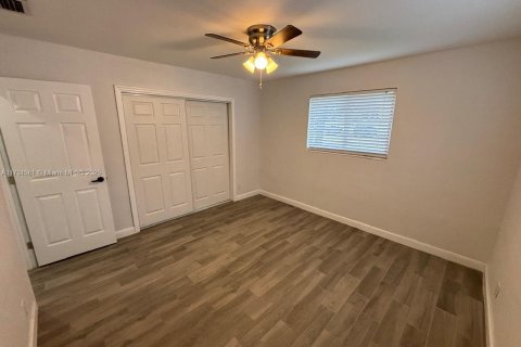 Casa en venta en Hollywood, Florida, 2 dormitorios, 92.9 m2 № 1995180 - foto 12