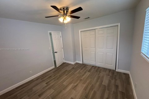 Casa en venta en Hollywood, Florida, 2 dormitorios, 92.9 m2 № 1995180 - foto 11