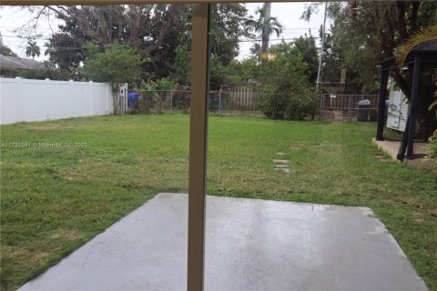 Casa en venta en Hollywood, Florida, 2 dormitorios, 92.9 m2 № 1995180 - foto 21