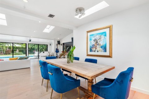 Casa en venta en El Portal, Florida, 3 dormitorios, 181.16 m2 № 1969570 - foto 8