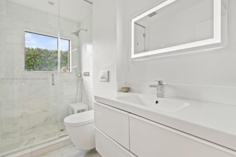 Casa en venta en El Portal, Florida, 3 dormitorios, 181.16 m2 № 1969570 - foto 21