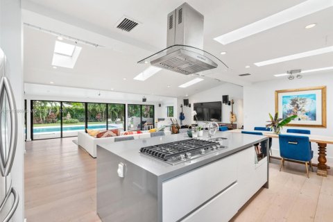 Casa en venta en El Portal, Florida, 3 dormitorios, 181.16 m2 № 1969570 - foto 7