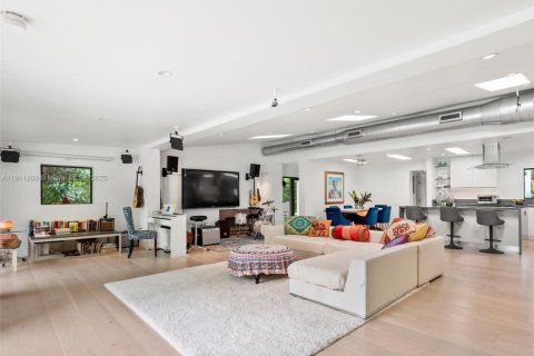 Casa en venta en El Portal, Florida, 3 dormitorios, 181.16 m2 № 1969570 - foto 6