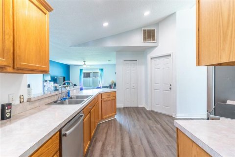 House in Kissimmee, Florida 4 bedrooms, 182 sq.m. № 2100896 - photo 7