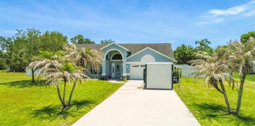 House in Kissimmee, Florida 4 bedrooms, 182 sq.m. № 2100896