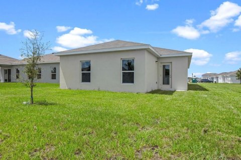 House in Haines City, Florida 3 bedrooms, 122.63 sq.m. № 2219616 - photo 6