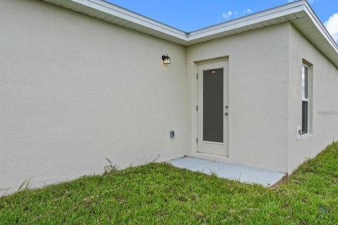 House in Haines City, Florida 3 bedrooms, 122.63 sq.m. № 2219616 - photo 4