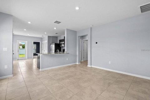 House in Haines City, Florida 3 bedrooms, 122.63 sq.m. № 2219616 - photo 15