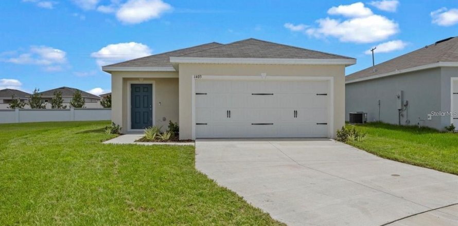 House in Haines City, Florida 3 bedrooms, 122.63 sq.m. № 2219616