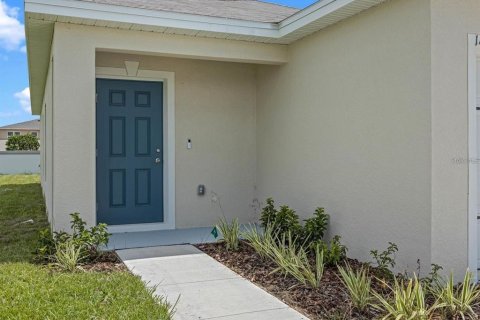 House in Haines City, Florida 3 bedrooms, 122.63 sq.m. № 2219616 - photo 12