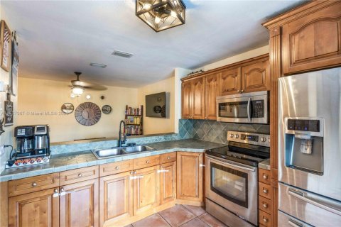 Touwnhouse à vendre à Miami, Floride: 2 chambres, 97.55 m2 № 1823843 - photo 5