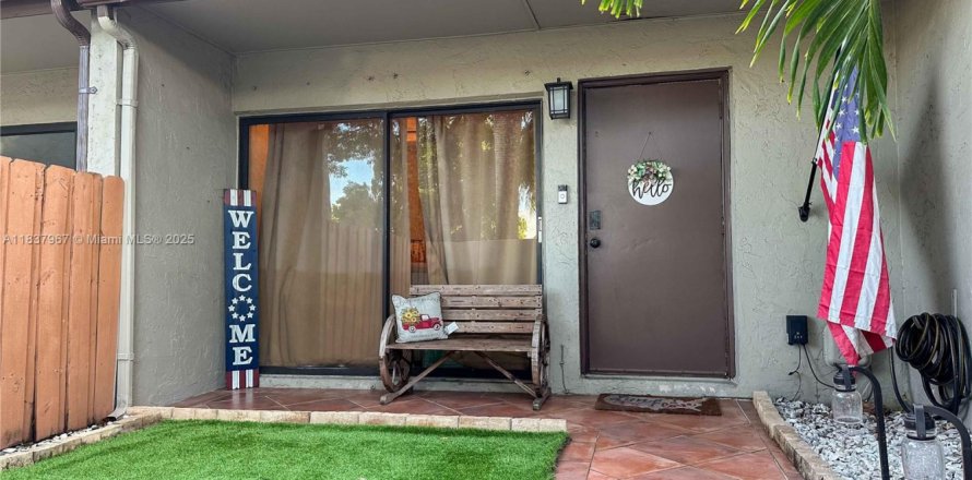 Touwnhouse à Miami, Floride 2 chambres, 97.55 m2 № 1823843