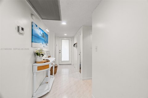 Copropriété à vendre à Coconut Creek, Floride: 2 chambres, 107.49 m2 № 2042446 - photo 28