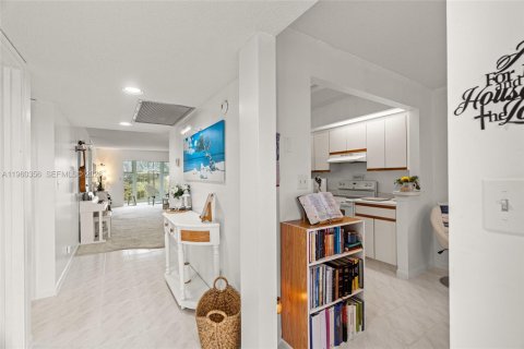 Copropriété à vendre à Coconut Creek, Floride: 2 chambres, 107.49 m2 № 2042446 - photo 12