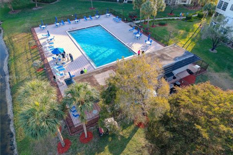 Copropriété à vendre à Coconut Creek, Floride: 2 chambres, 107.49 m2 № 2042446 - photo 8