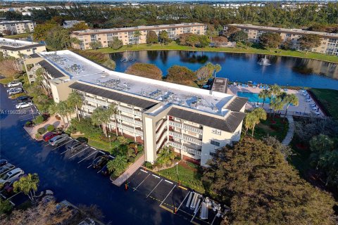 Copropriété à vendre à Coconut Creek, Floride: 2 chambres, 107.49 m2 № 2042446 - photo 3