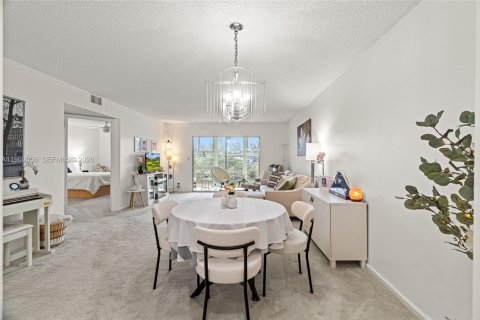 Copropriété à vendre à Coconut Creek, Floride: 2 chambres, 107.49 m2 № 2042446 - photo 17