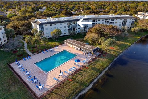 Copropriété à vendre à Coconut Creek, Floride: 2 chambres, 107.49 m2 № 2042446 - photo 6