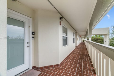 Copropriété à vendre à Coconut Creek, Floride: 2 chambres, 107.49 m2 № 2042446 - photo 11