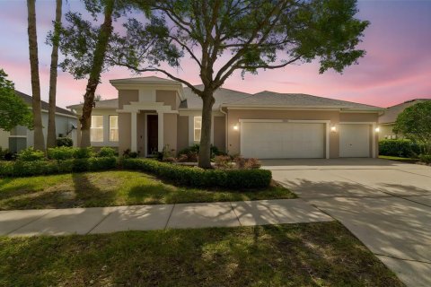 House in Apollo Beach, Florida 4 bedrooms, 212.19 sq.m. № 2122644