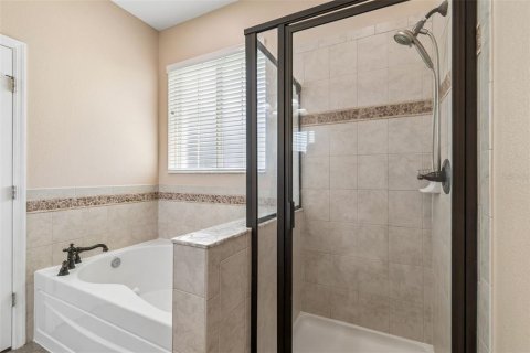 House in Apollo Beach, Florida 4 bedrooms, 212.19 sq.m. № 2122644 - photo 28