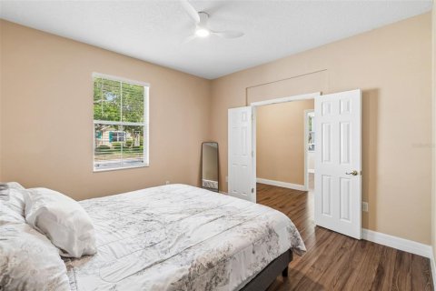 House in Apollo Beach, Florida 4 bedrooms, 212.19 sq.m. № 2122644 - photo 10