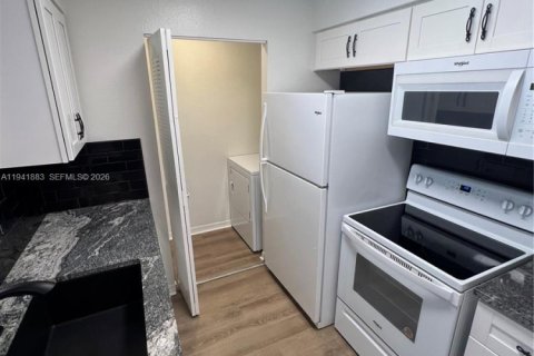 Condominio en alquiler en Orlando, Florida, 1 dormitorio № 2054480 - foto 16